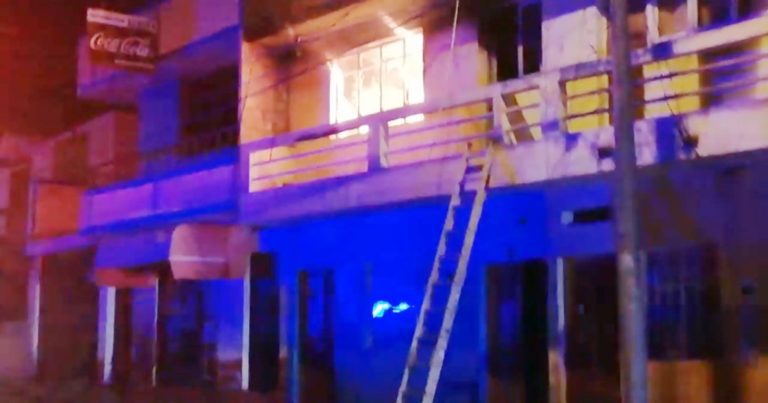 Incendio consume segundo piso de vivienda en la calle Bouroncle