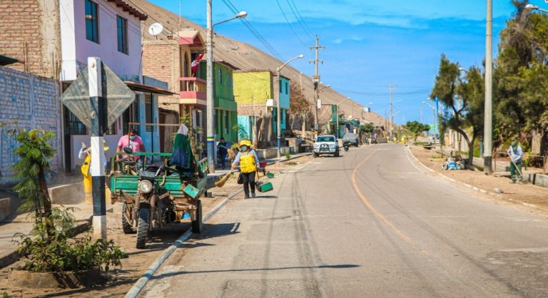 Punta de Bombón: diariamente se recogen de 1 a 2 toneladas de basura en calles del distrito