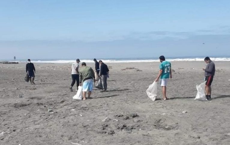 Deán Valdivia: realizan recuperación de espacios públicos de playa Motobomba