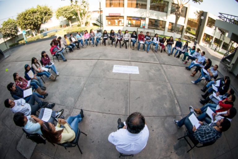 Jóvenes universitarios de Moquegua fueron capacitados en programas educativos