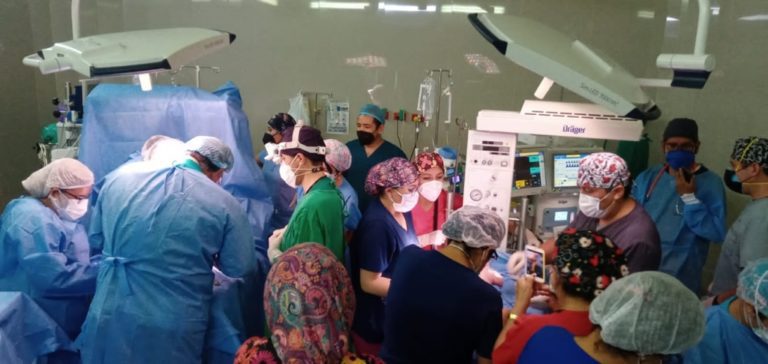 Hazaña médica en Arequipa: Logran separar a bebés siameses en hospital Goyeneche