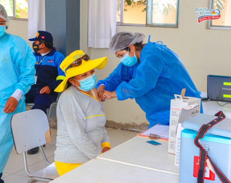 Punta de Bombón: Trabajadores municipales fueron inmunizados contra la influenza