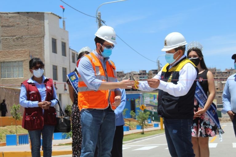 Alcalde Abraham Cárdenas pide a Anglo American Quellaveco ejecución de nuevos proyectos 