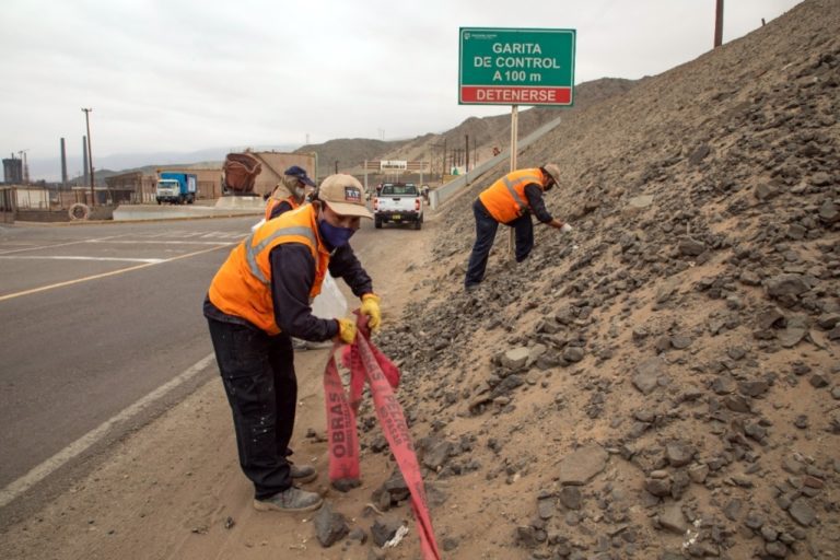 Trabajadores de Southern Perú realizaron gran jornada de limpieza en la carretera Costanera