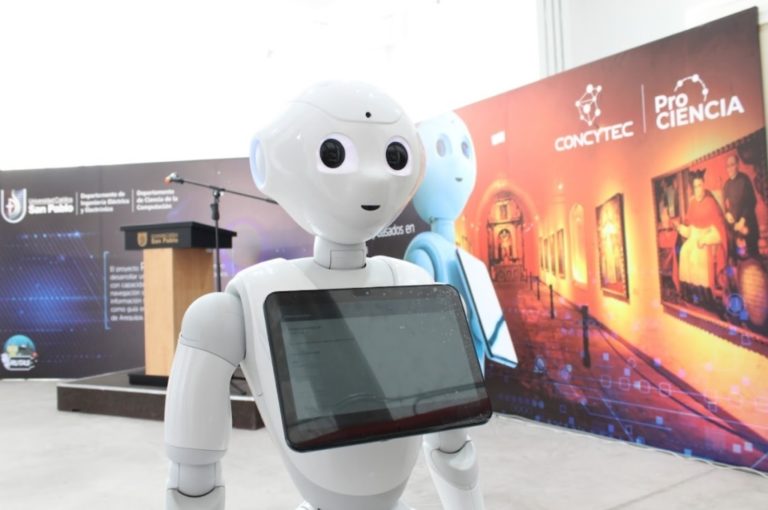 Pablo Bot: Presenta el primer robot guía turístico