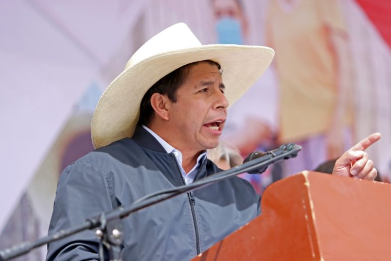 Pedro Castillo sobre el cierre de minerías: “No se tomarán decisiones unilaterales ni arbitrarias”