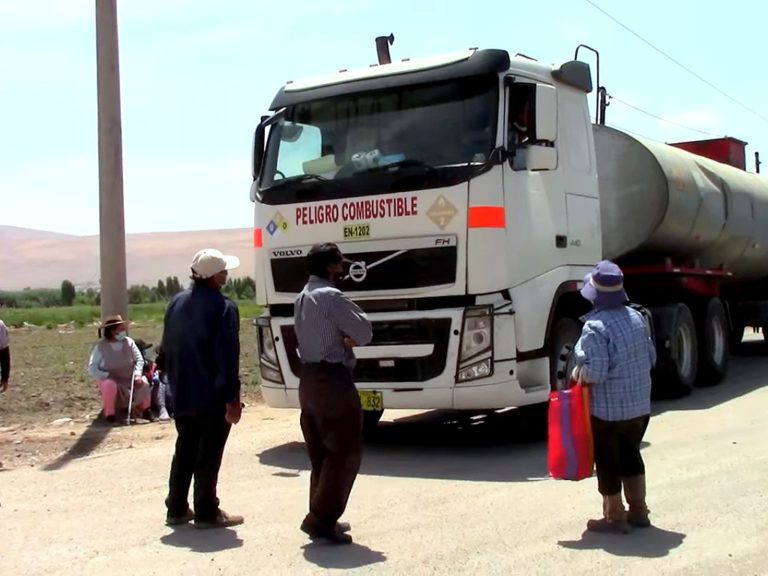 Punta de Bombón: Vecinos de La Pampilla protestan por tránsito de vehículos de carga pesada