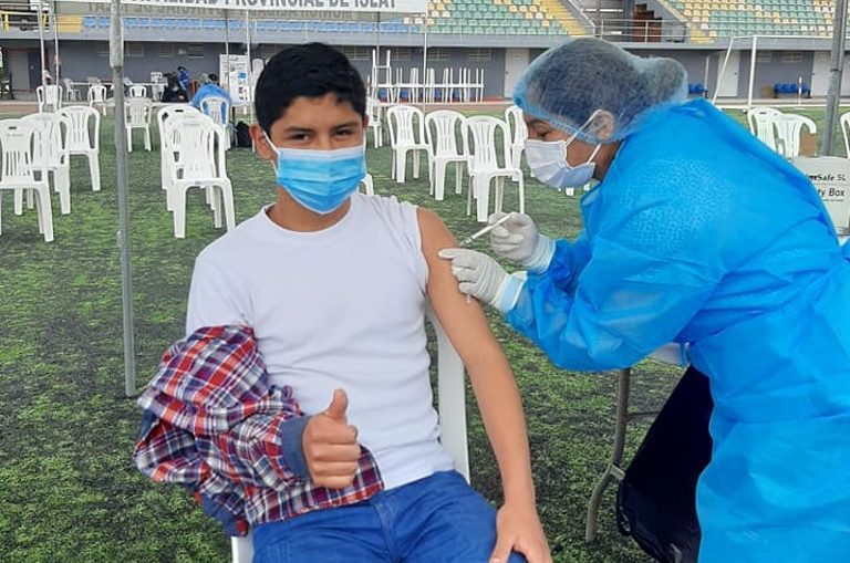 Programan vacunación para personas de 12 a más años en la provincia de Islay