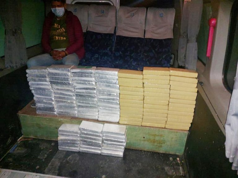 Atico: Intervienen vehículo con 112 paquetes de droga