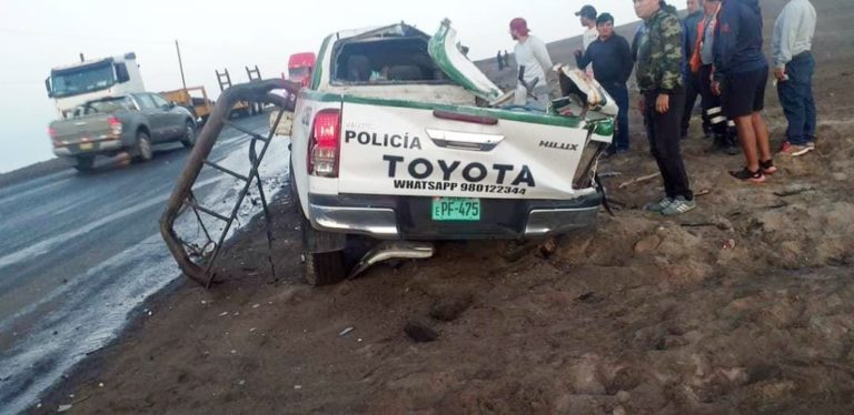 Unidad vehicular policial de Yauca se accidenta en Chala