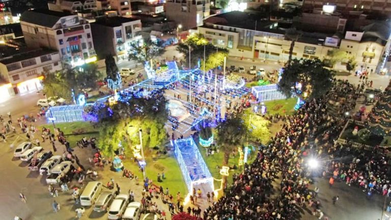 Inauguran tradicional encendido de luces navideñas en Ilo