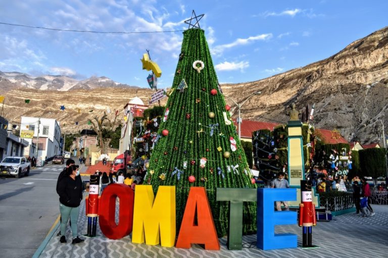 Omate inicia actividades de Navidad con encendido de luces