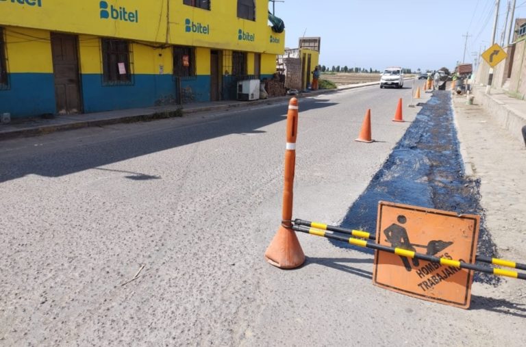 Deán Valdivia: Sedapar inicia reparación de pistas del sector Chile Chico en El Arenal