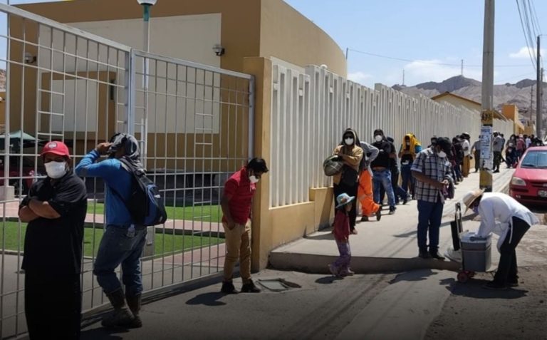 Población inconforme con atención en Hospital de Contingencia de EsSalud