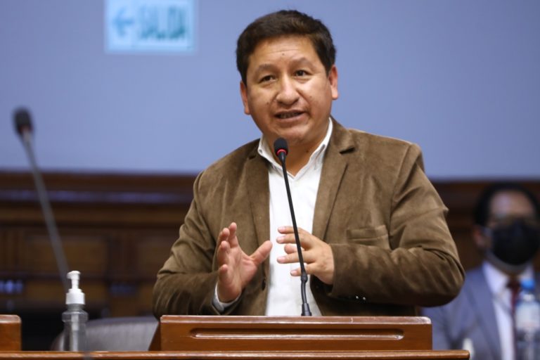 Guido Bellido será el candidato de Perú Libre a la presidencia del Congreso