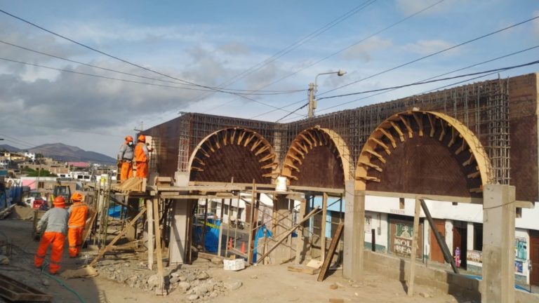Deán Valdivia: obras de mejoramiento de transitabilidad avanzan en el distrito