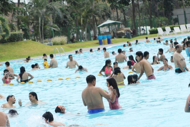 Minsa señala que está prohibido el uso de piscinas públicas
