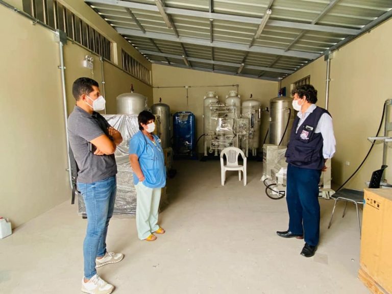 Autoridades coordinan puesta en funcionamiento de planta de oxígeno en Punta de Bombón