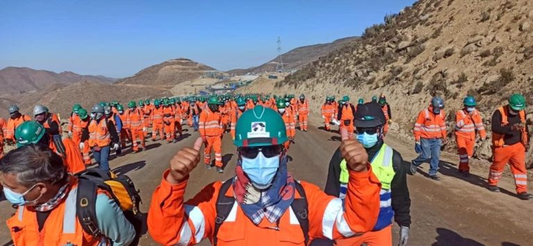 Trabajadores de Quellaveco denuncian que fueron abandonados por empresa  