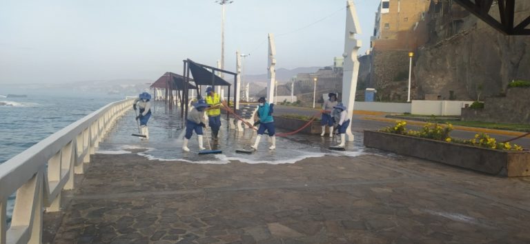 Brigada de limpieza laboró en circuito de playas de Mollendo