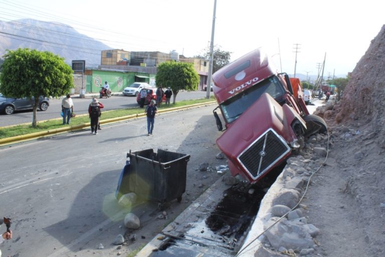 Chofer boliviano que se accidentó en Samegua manejaba en estado de ebriedad 