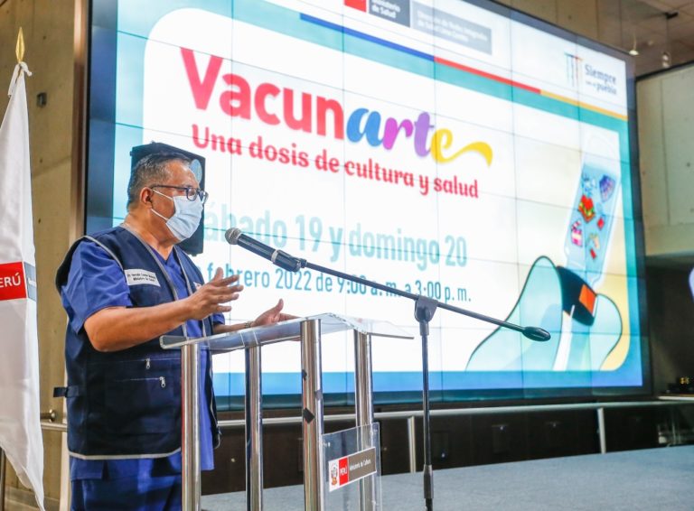 Ministro Condori: El abastecimiento de vacunas para toda la población está asegurado