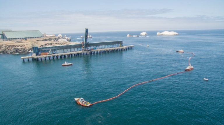 Tisur realizó simulacro de derrame de combustible en el mar