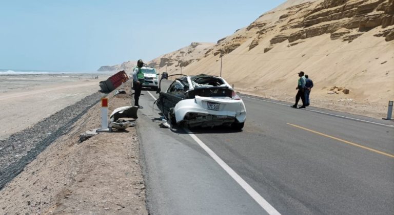 Matarani: Auto y tráiler colisionan ocasionando daños materiales