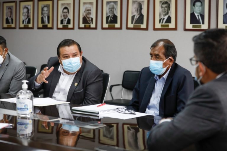 Alcalde Cárdenas se reunió con ministro de Vivienda a fin de garantizar recursos