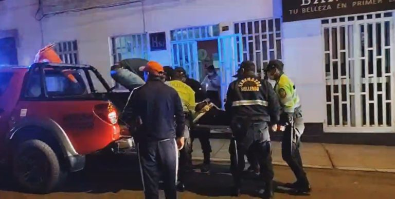 Hombre sufre fuerte caída en interior de hospedaje mollendino