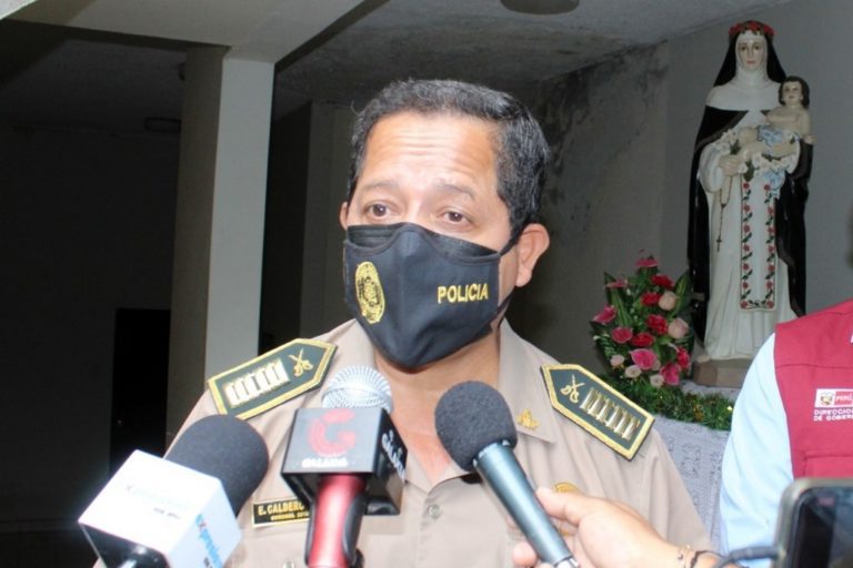 Nuevo jefe de la Región Policial de Moquegua asume funciones