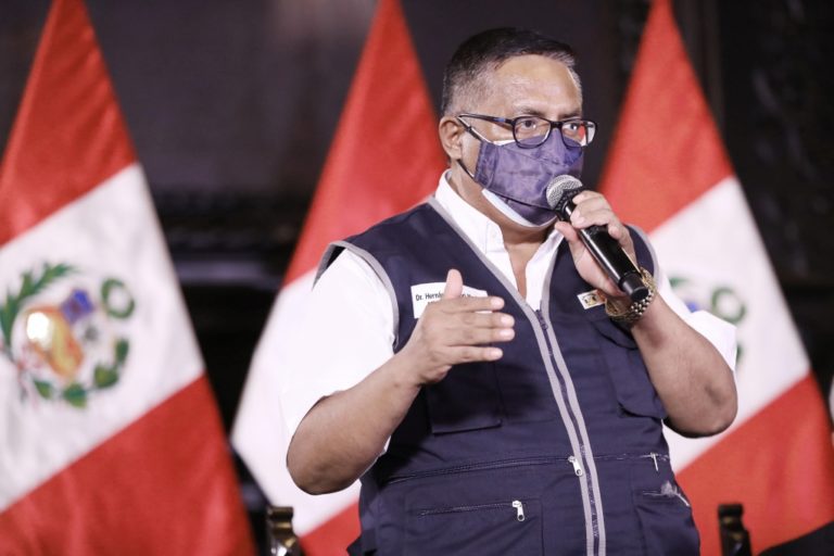 Presentan moción de censura contra ministro de Salud, Hernán Condori