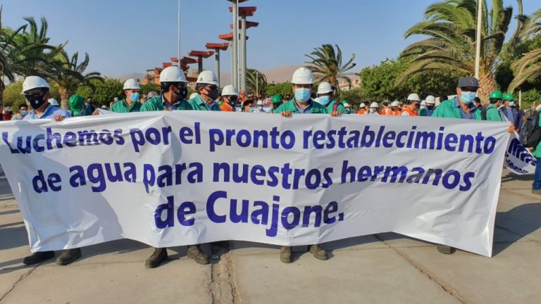 Trabajadores de las diferentes áreas de Southern Perú Ilo realizaron un plantón y movilización