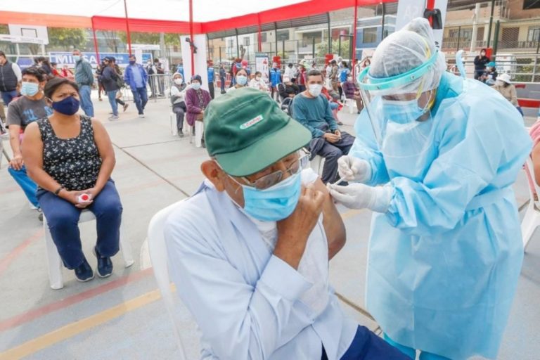 Arequipa: demanda contra la vacunación del Covid-19 fue declarada improcedente
