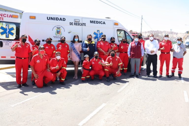 Compañía de bomberos de San Antonio recibe ambulancia equipada