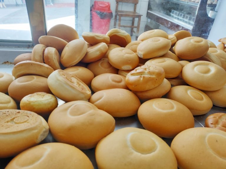 En Mollendo: Desde hoy se vende 3 panes por un sol