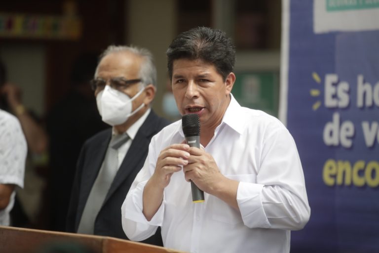 Pedro Castillo pide al país que lo “dejen trabajar”