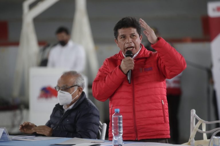 Pedro Castillo anuncia proyecto de ley para reducción del sueldo del presidente