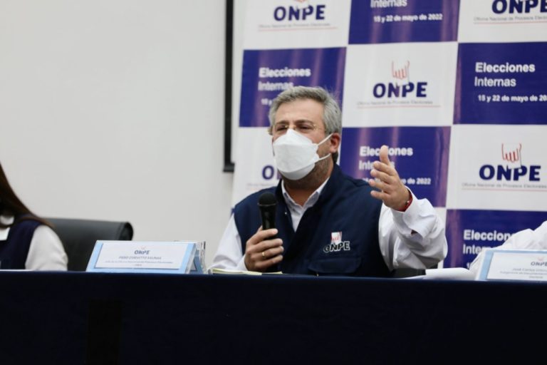 Jefe nacional de la ONPE supervisó avances para elecciones internas en Arequipa