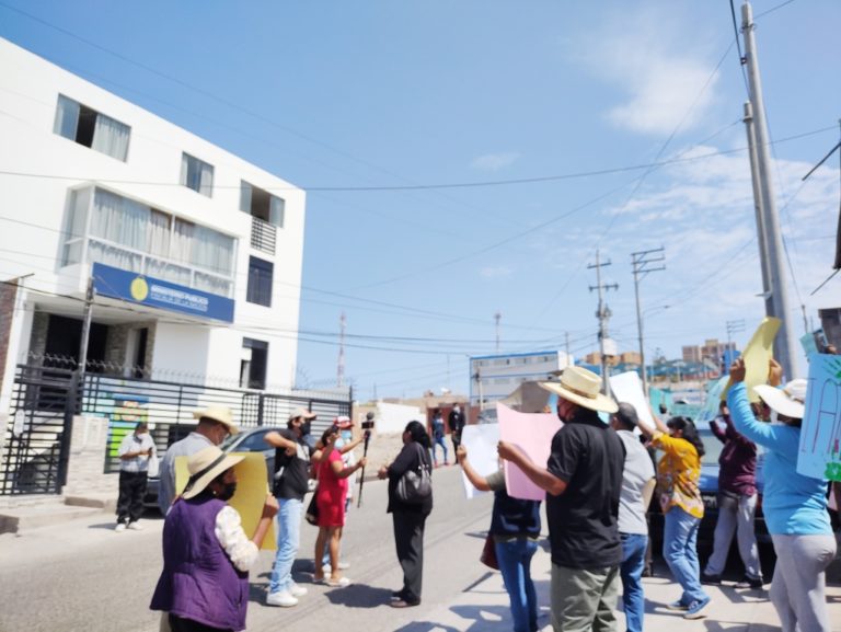 Con plantón en el Ministerio Público: Familiares y vecinos exigen justicia y celeridad por muerte de Ibar Surco