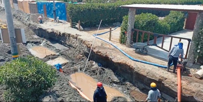 Punta de Bombón: Obra en conexiones de agua y desagüe de Catas con 40% de avance