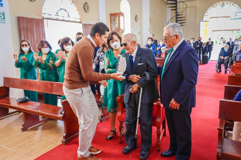 Celebran onomástico 100 de punteño Juan Herrera Eguiluz