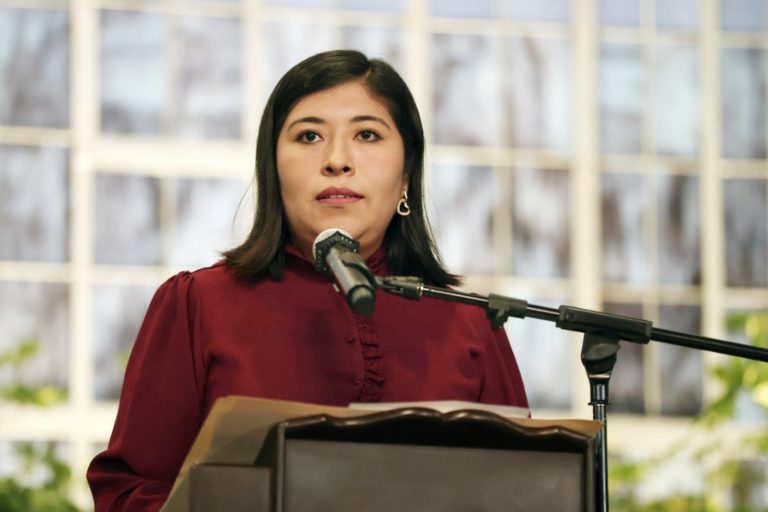Congreso censura a ministra de Trabajo Betssy Chávez
