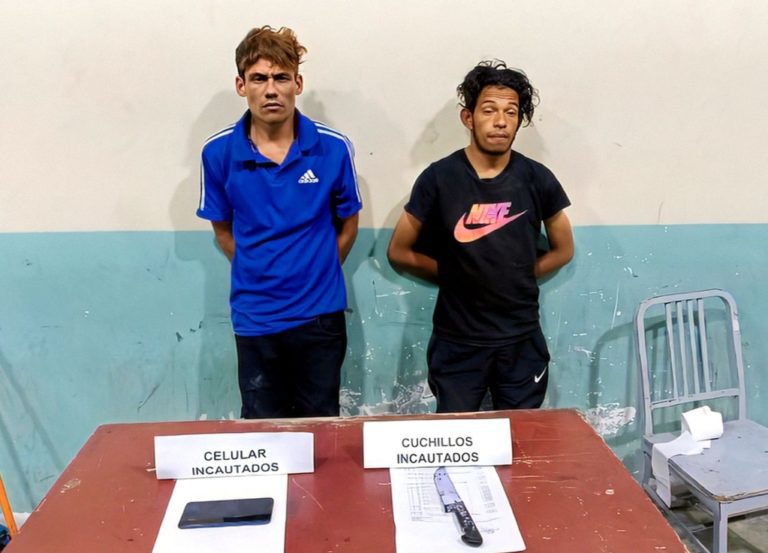 Ilo: Un venezolano y un colombiano arrebatan celular a menor