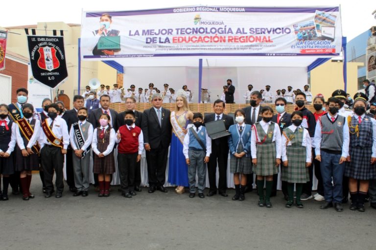 GORE Moquegua entregó 2 mil laptops para estudiantes de Ilo