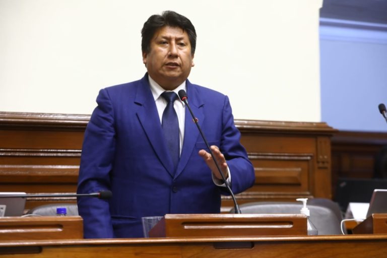 Waldemar Cerrón amenaza a la Iglesia católica