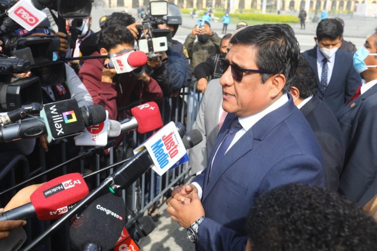 “Actitud del mandatario es una falta de respeto al Congreso y a todos los peruanos”