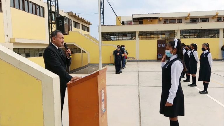 Nivel secundario: Juramenta municipio escolar del colegio José Carlos Mariátegui