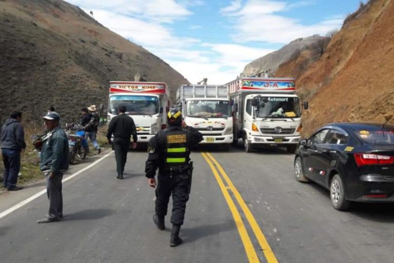 Arequipa: transportistas iniciarán paro indefinido el lunes 18