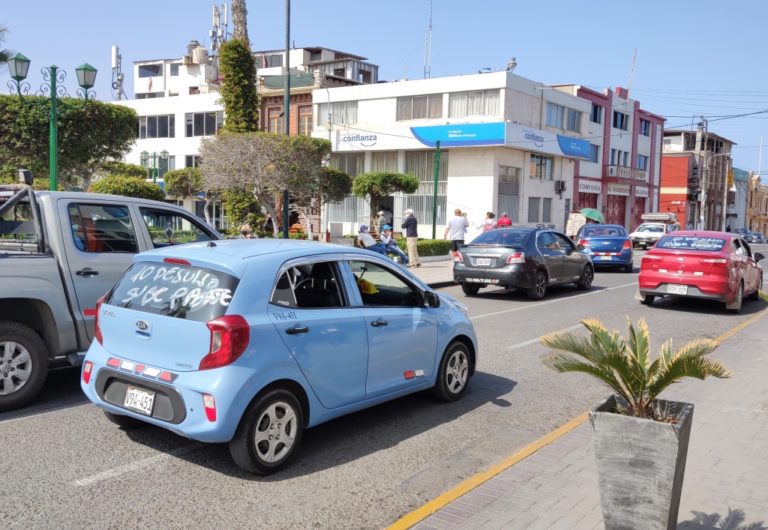 Choferes de taxi colectivo anuncian incremento del pasaje en Mollendo